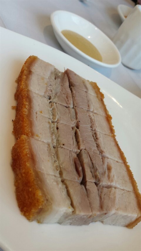 脆皮烧腩仔 - 观塘的玉桃轩酒家)